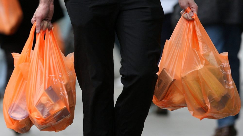 Ndalimi i perdorimit te qeseve plastike, Ministrja e Mjedisit sqaron ligjin